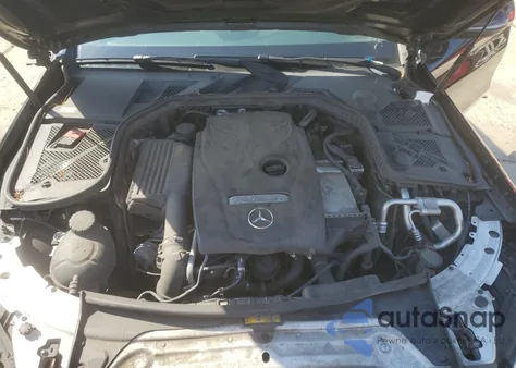 2016 Mercedes-Benz C 300 4Matic z USA, uszkodzony, nr VIN WDDWF4KB0GR135568